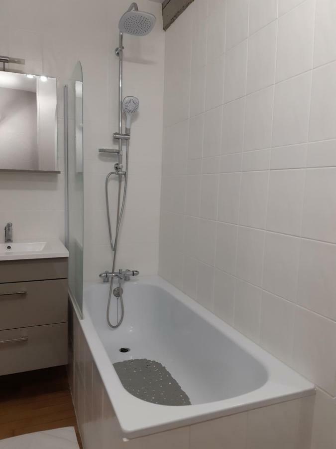 Le Vaillant, Appartement T2, Proche Gare, Hyper-Centre Et Marais, 1 A 2 Personnes, Wifi Bourges Ngoại thất bức ảnh